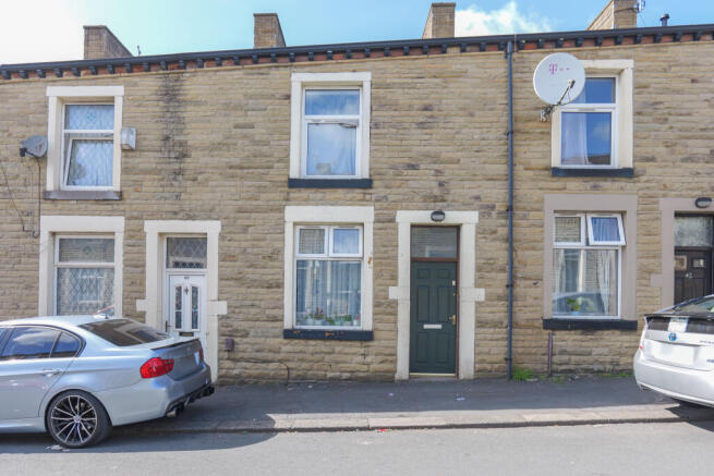 2 bed property, in Larch Street, £65,000