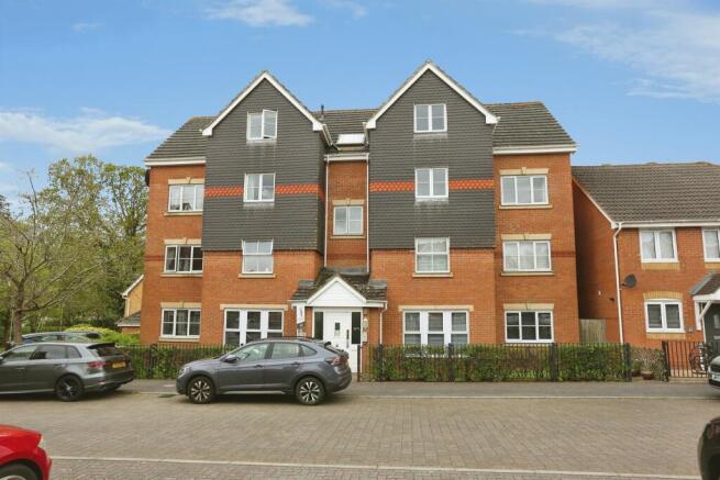 2 bed property, in Fawn Crescent, £175,000