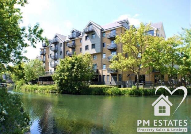 2 bed property, in Riverside Wharf, £280,000
