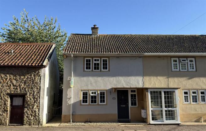 3 bed property, in Butts, £250,000