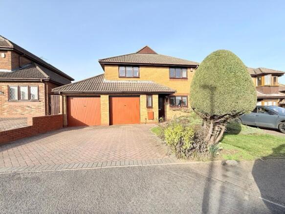 4 bed property, in Charndon Close, £575,000