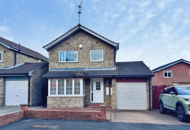 3 bed property, in Partridge Close, £269,995