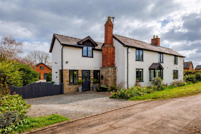 5 bed property, in Canon Pyon Road, £775,000