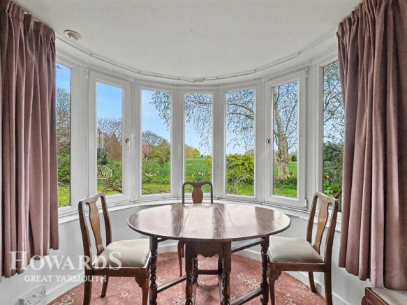 3 bed property, in Hall Road, £500,000