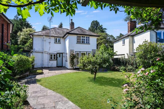 3 bed property, in The Green, £450,000