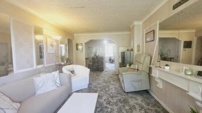 3 bed property, in 62 Cornwood Drive, £415,000