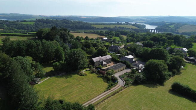 6 bed property, in Trevollard Farm, £900,000