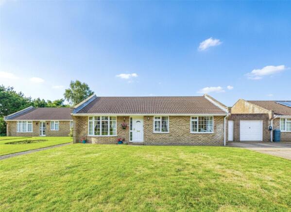 3 bed property, in Burtoncroft, £425,000