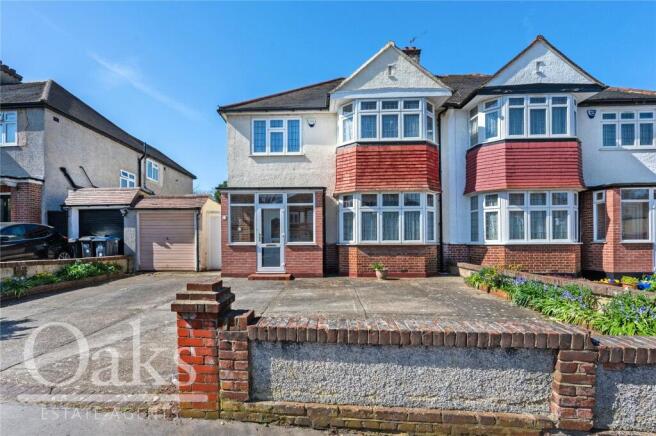 4 bed property, in Birch Tree Way, £800,000