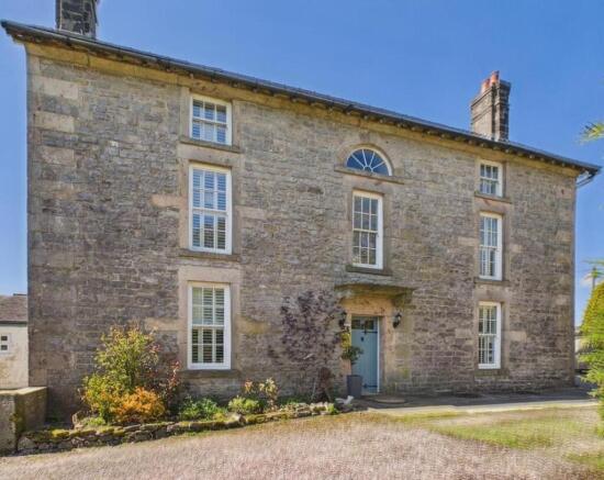 4 bed property, in Calton Moor House, £795,000