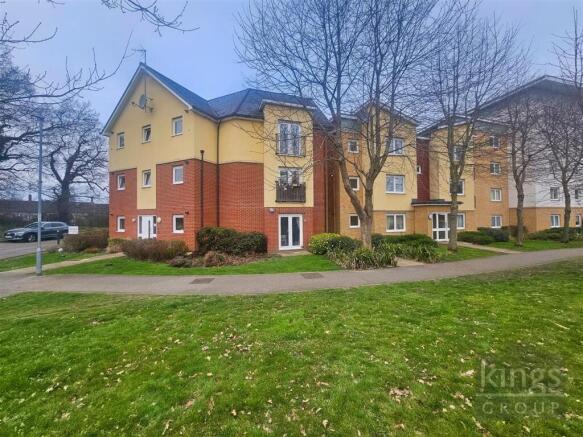 1 bed property, in Newstead Way, £165,000