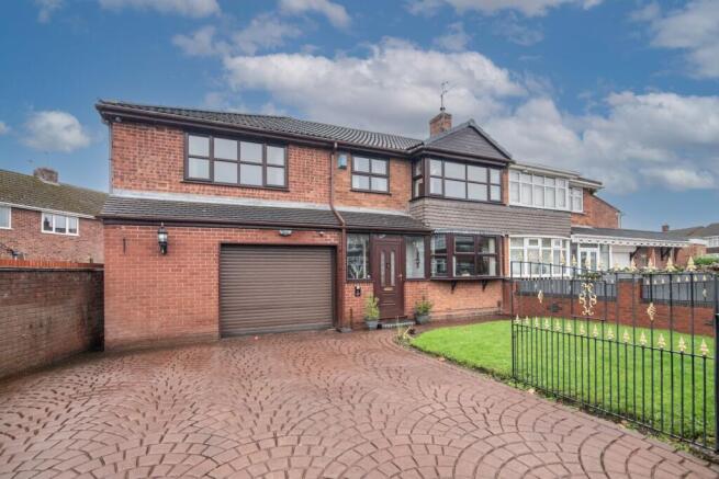 3 bed property, in Elizabeth Walk, £310,000