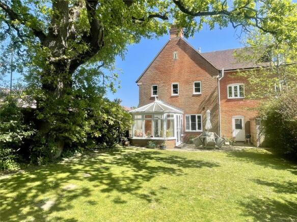 4 bed property, in Moggs Mead, £675,000