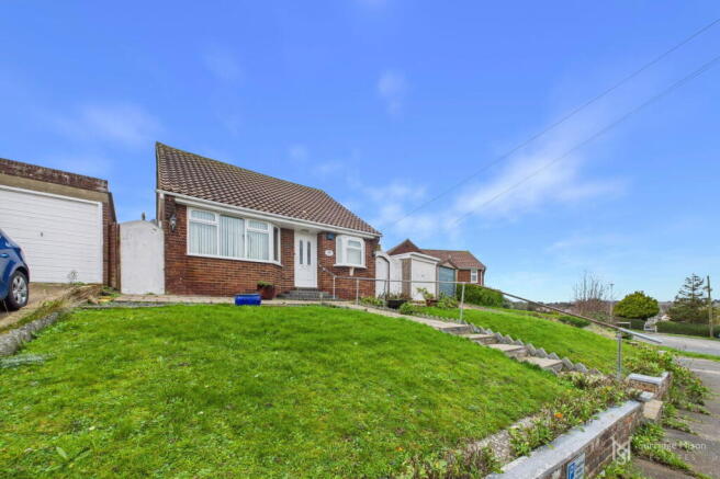 2 bed property, in Westfield Road, £299,950