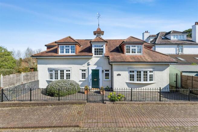 4 bed property, in Druid Stoke Avenue, £850,000