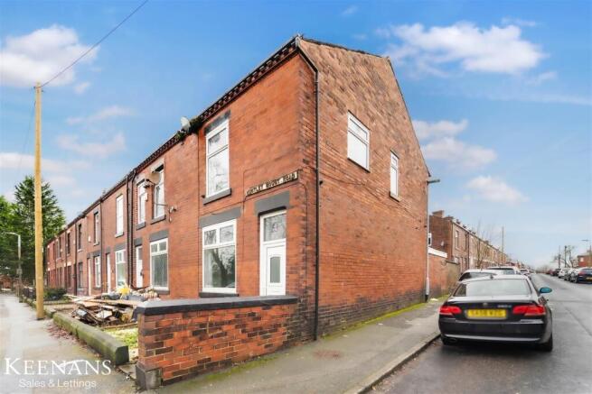 3 bed property, in Huntley Mount Road, £170,000