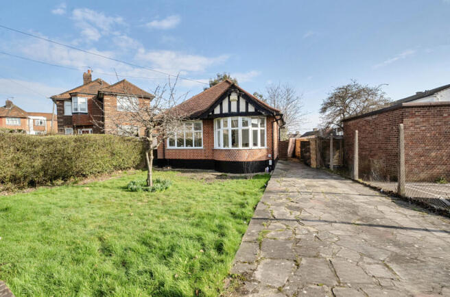 2 bed property, in Green Lane, £550,000