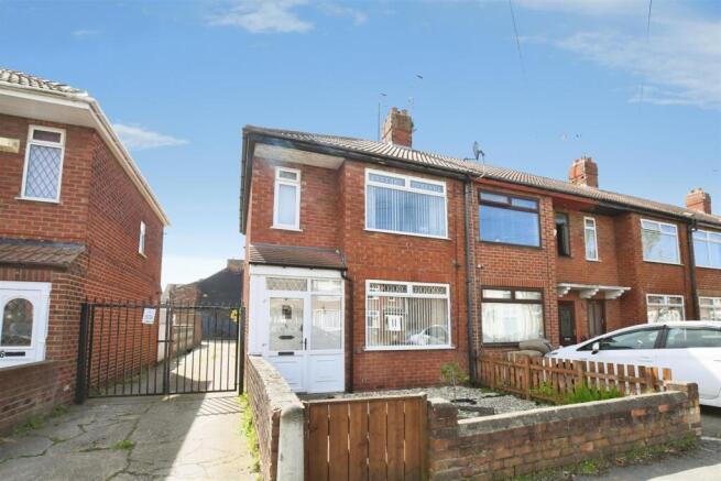 3 bed property, in Middleburg Street, £115,000