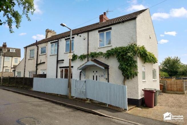 3 bed property, in Wilson St Pinxton, £230,000