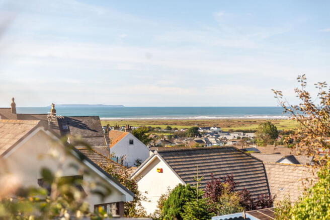 5 bed property, in North Street, £475,000