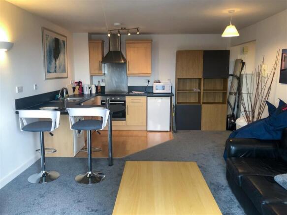 2 bed property, in Derby Road, £130,000