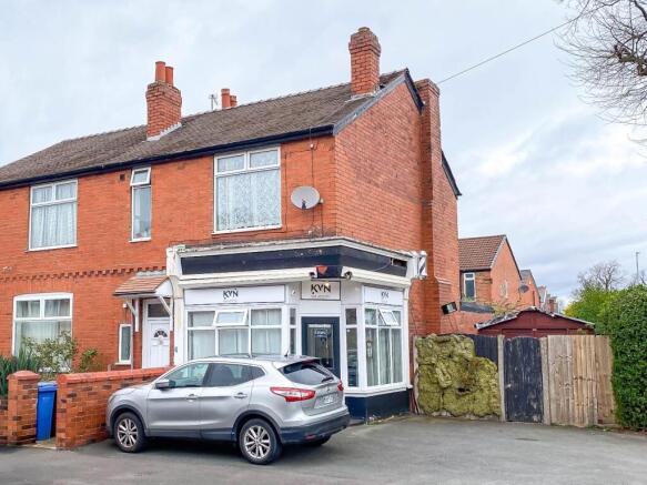 1 bed property, in Shaftesbury Road, £230,000