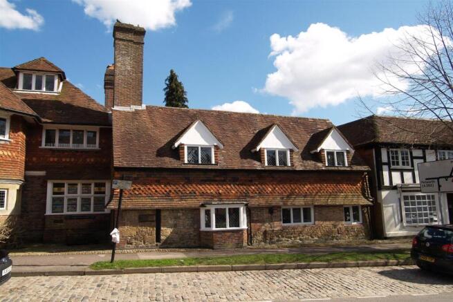 Studio, in 72A High Street, £350,000