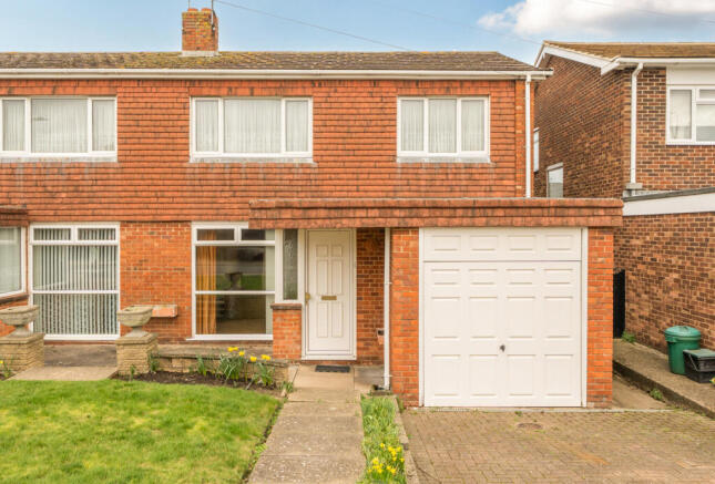 3 bed property, in Mungo Park Way, £425,000