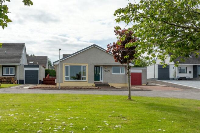 3 bed property, in 8 Tower Gardens, £235,000