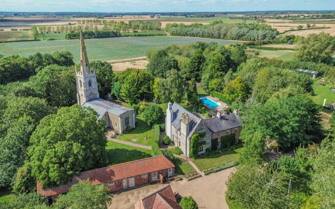 6 bed property, in Main Street, £1,450,000