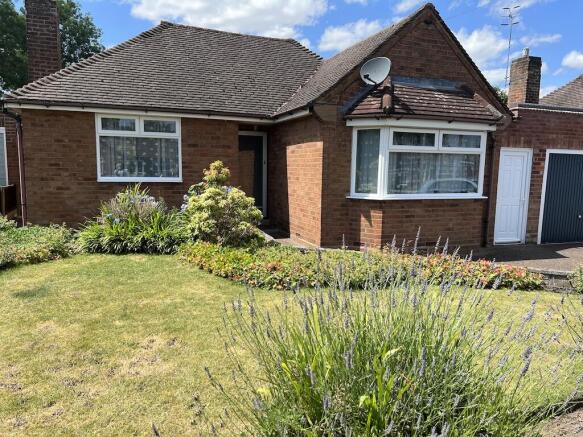 2 bed property, in KINGSWINFORD - Ridge Road, £450,000