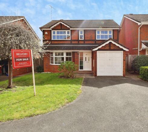 4 bed property, in Pheasant Close, £420,000