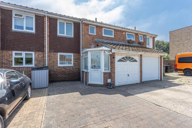 3 bed property, in Rowena Road, £340,000