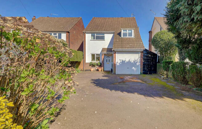 5 bed property, in Clarendon Road, £635,000