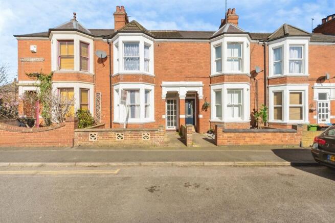 3 bed property, in Western Road, £315,000
