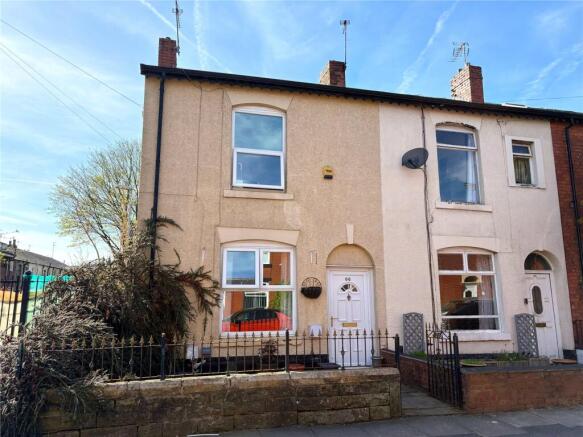 2 bed property, in High Street, £130,000