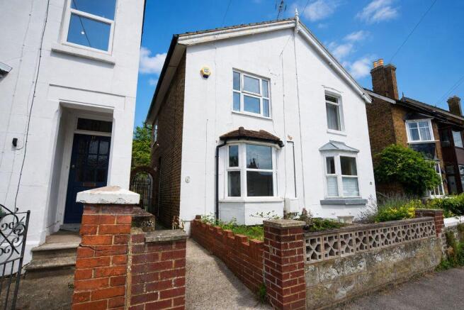 2 bed property, in Lower Fant Road, £250,000