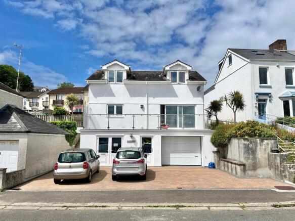 4 bed property, in Old Ferry Road, £625,000