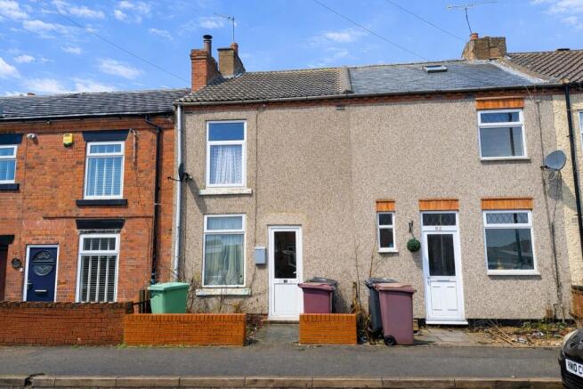 2 bed property, in Victoria Street, £75,000