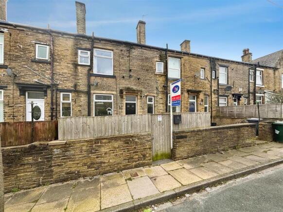 1 bed property, in Cobden Street, £90,000