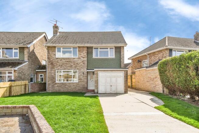3 bed property, in Frankton Gardens, £300,000