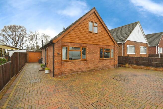 4 bed property, in Somerville Close, £320,000