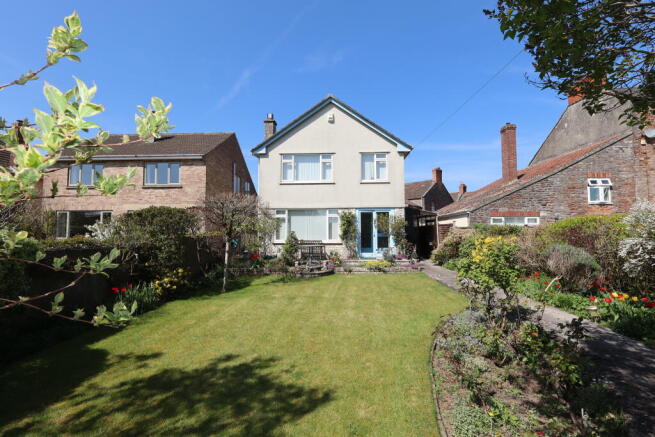 3 bed property, in Melbury, £575,000