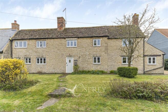 4 bed property, in Main Street, £600,000