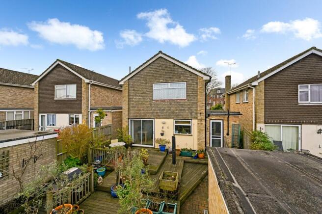 3 bed property, in Hythe Road, £400,000