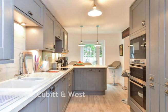 3 bed property, in Felpham Road, £455,000