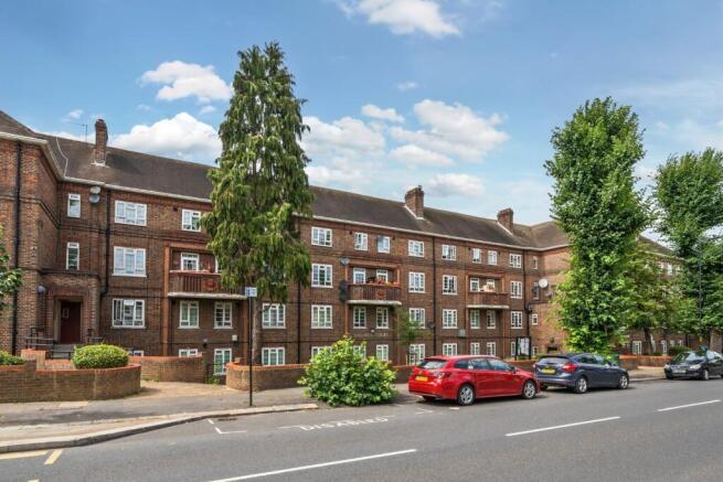 1 bed property, in Flat 18, £265,000