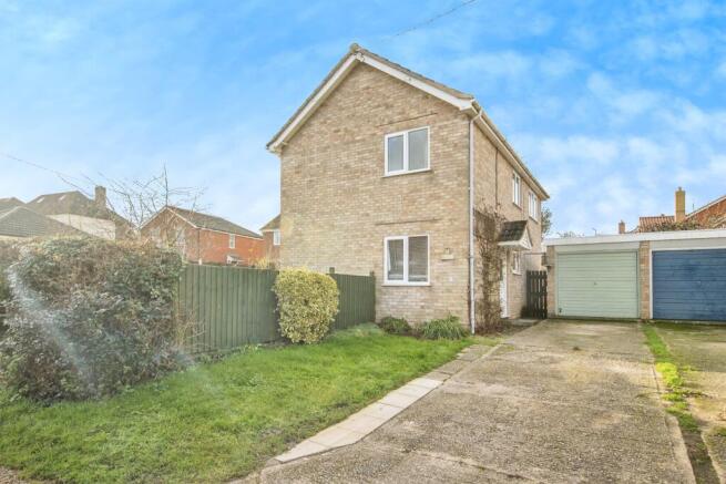 3 bed property, in The Croft, £350,000