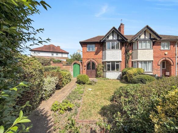 3 bed property, in Addington Road, £500,000