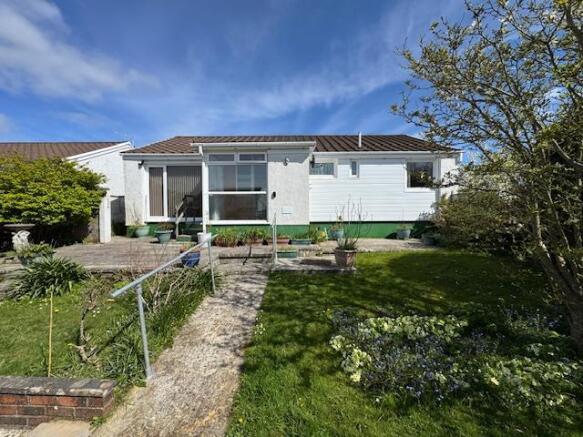 3 bed property, in Eglos Road, £330,000